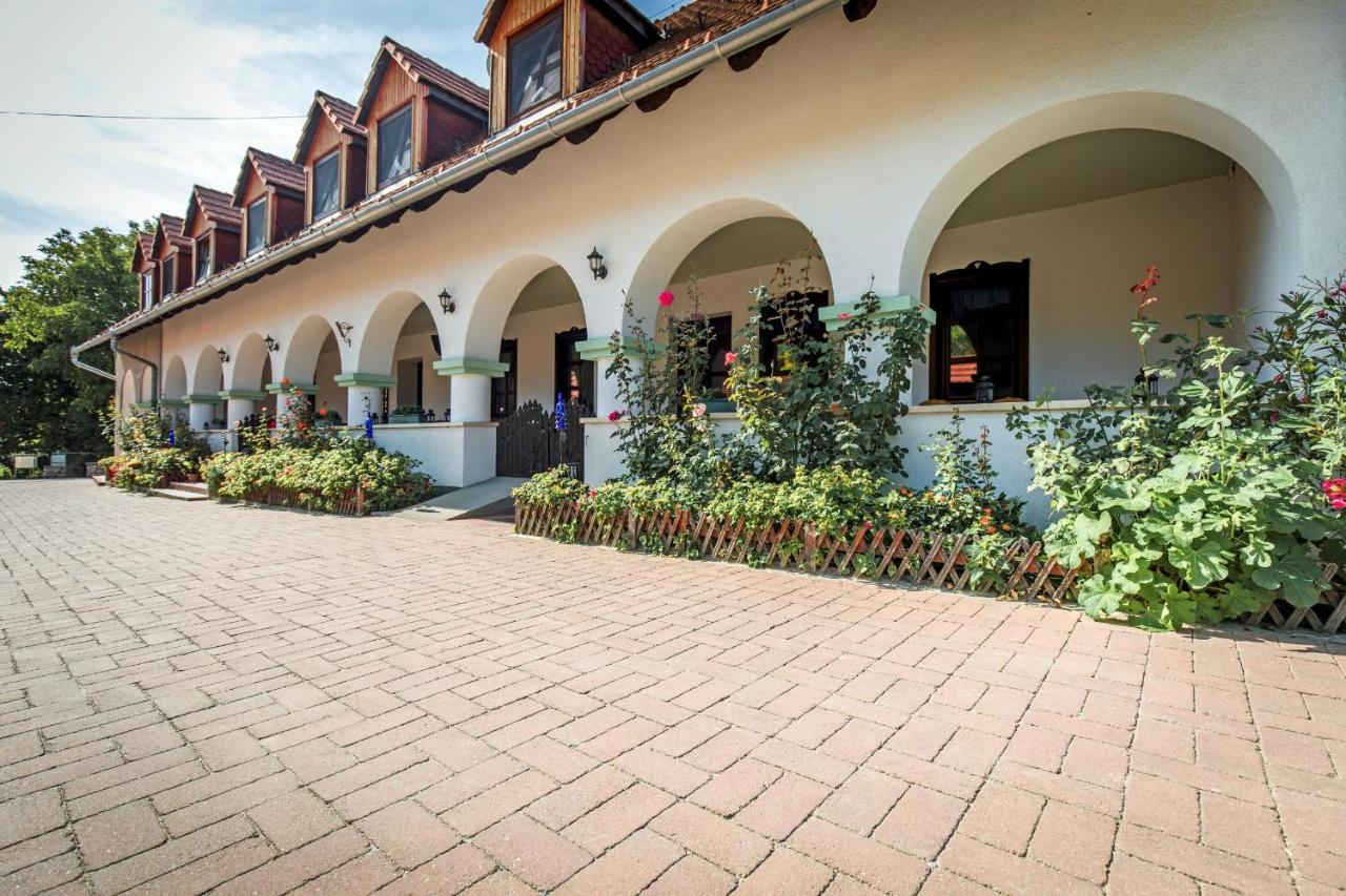 Szel Fiai Fogado Hotel Nyul Luaran gambar